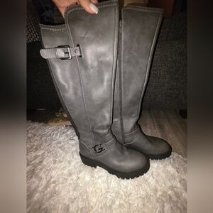 New JustFab Women's Gray W/black Back Stripe Knee-High Boots Sz 6.5, Never Worn